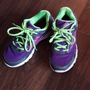 Like new girls Fila shoes